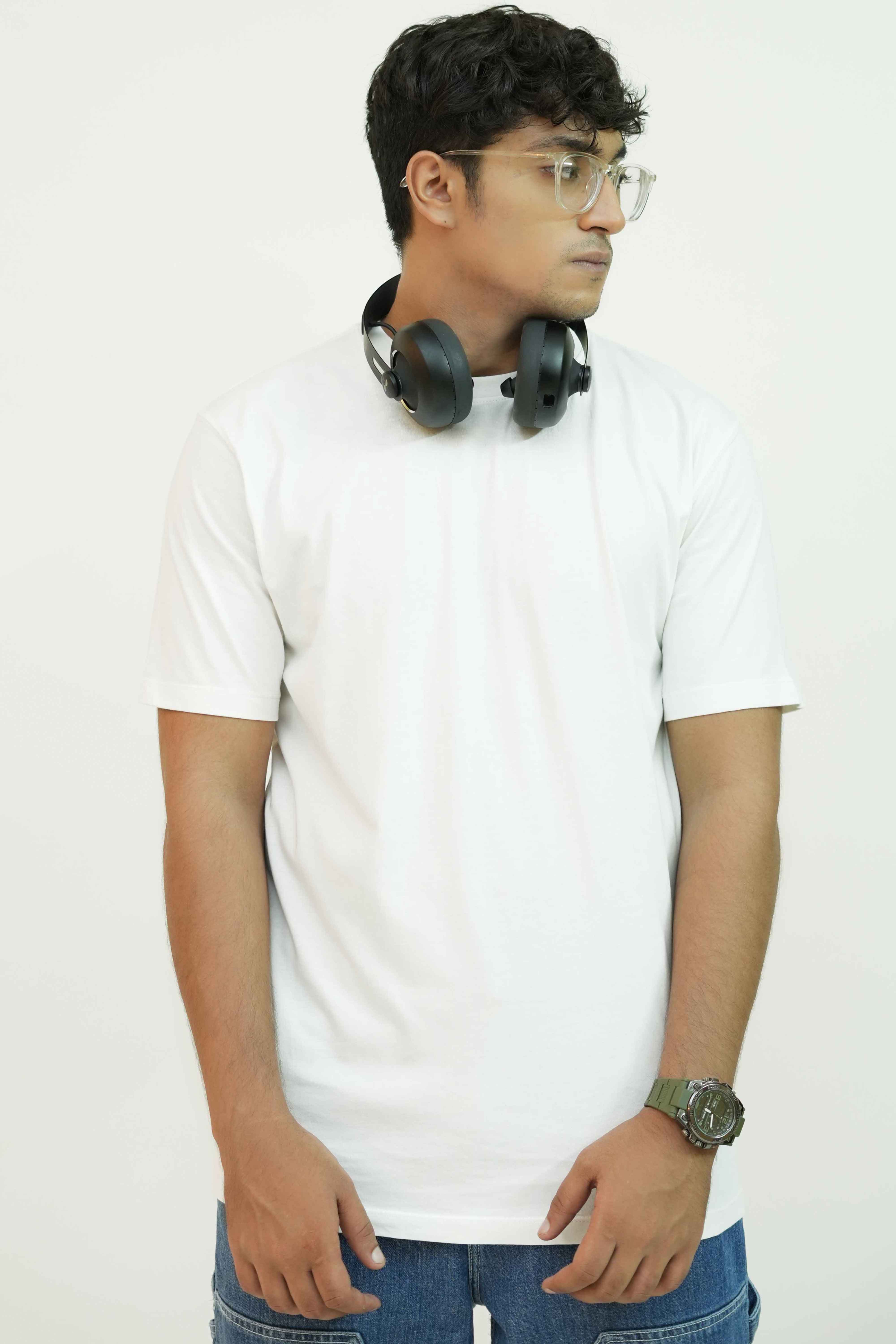 Plain White Men Tee