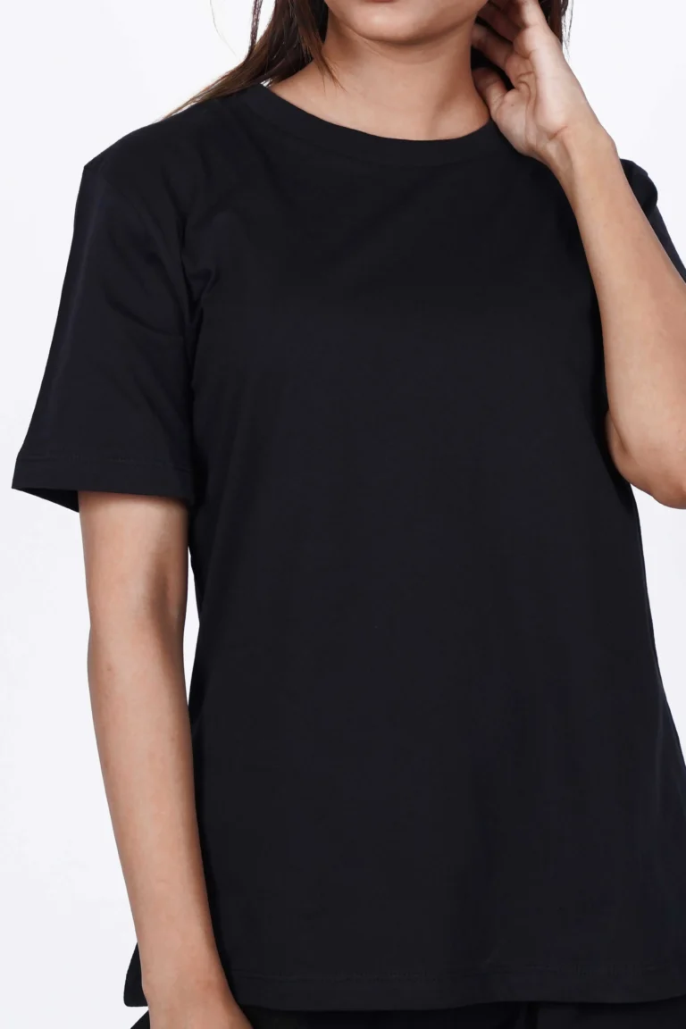 plain-black-regular-fit-woman-put-on-1