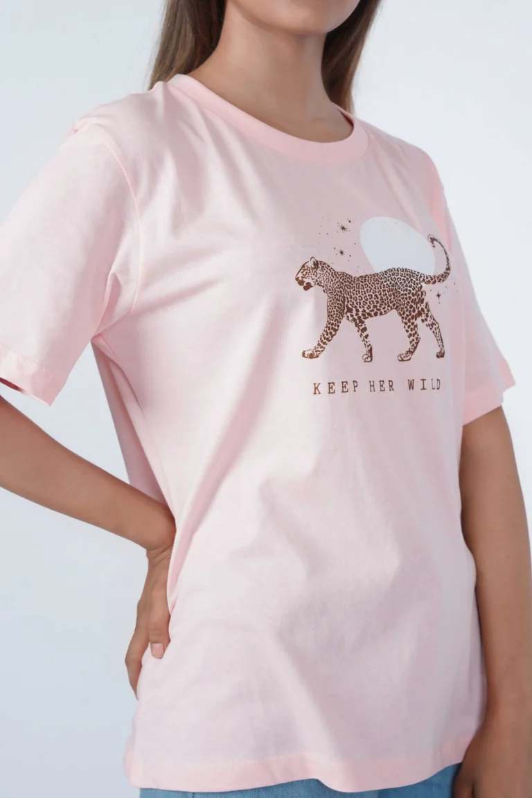 wild-leopard-women-tee-put-on-2